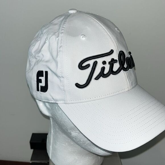 NWOT New Titleist Tour White Poly/Spandex Performance FJ ProV1 Golf Hat Cap Wash - Picture 1 of 8